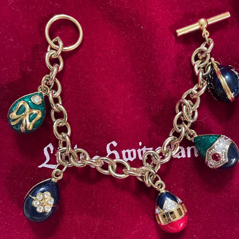 Gold bracelet